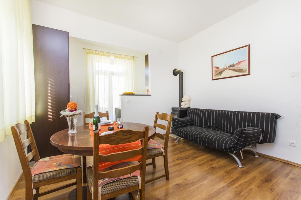 Apartment Amber Koromačno Pokój zdjęcie